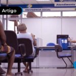 pessoas esperando para serem atendidas