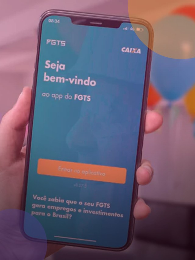 Celular com tela aberta do aplicativo do fgts