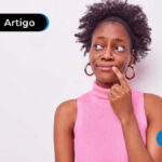 imagem de jovem com blusa rosa fazendo expressão de dúvida