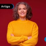 Imagem de mulher com tricot amarelo