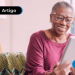 Aposentada consultando extrato de Empréstimo Consignado.