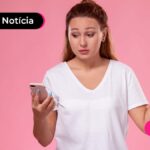 imagem de mulher preocupada olhando para o celular