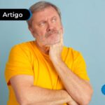 Senhor de idade com expressão pensativa