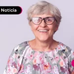 Imagem pessoa de idade sorrindo.