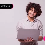 Imagem de jovem sorridente.
