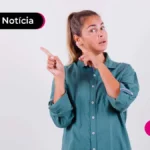 imagem de pessoa jovem apontando para cima