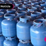 Botijões de gás de cozinha na cor azul