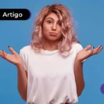 mulher jovem com as palmas das mãos para cima na altura dos ombros e com cara de dúvida