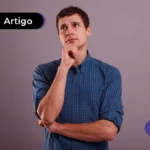 Pessoa com mão no queixo e expressão de dúvida.