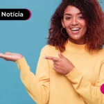 Pessoa de blusa amarela sorrindo