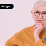 Pessoa de mais idade pensativa