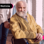 imagem de pessoa idosa sentada