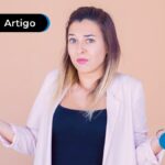 Pessoa com um olhar de dúvida