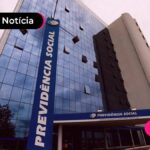 Fachada de prédio espelhado da previdência social.