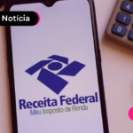 imagem de celular com o aplicativo da receita federal