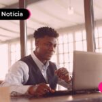 imagem de pessoa trabalhando com computador