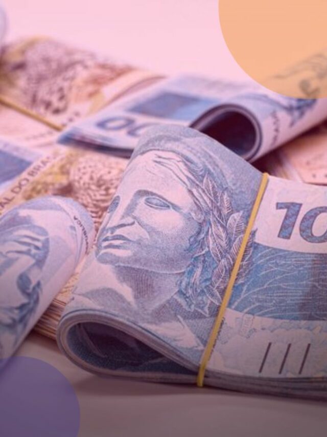 Imagem de cédulas de cem e cinquenta reais