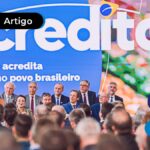 imagem de pessoas feliz com lettetinr "Programa Acredita"