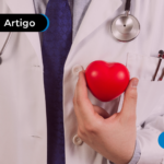 imagem de médico diagnosticando cardiopatia