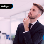 Pessoa com roupa social pensando o que é uma contratação PJ