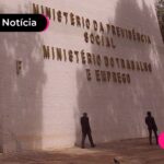 Entrada de prédio do Ministério da Previdência Social.