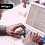 Pessoa em um computador