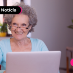 Aposentada do INSS consultando pagamento de 2025 com o reajuste.
