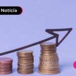 Moedas empilhadas lado a lado.
