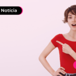 Jovem com expressão surpresa após ler notícia sobre regularização de pendências MEI.