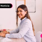 Mulher CLT trabalhando