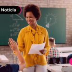 preofessora em sala de aula