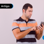 Homem no celular