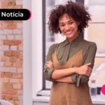 Trabalhadora CLT sorrindo.