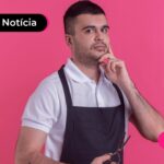 Trabalhador com expressão de dúvida.