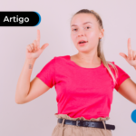 Mulher feliz comemorando a medida provisória saque aniversário fgts