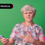 idosa com expressão de raiva