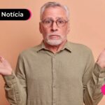 Idoso pensativo, mostrando estar em dúvida