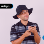 Homem no celular.