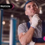 Trabalhador pensativo se dia 22 de agosto é feriado.