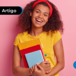estudante feliz