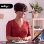 Mulher trabalhando de home office