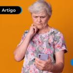 Idosa no celular