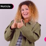 Pessoa jovem feliz ao saber sobre gás do povo.