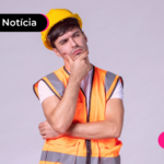 Trabalhador pensando sobre o seu pagamento das férias.