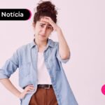 Jovem com expressão de preocupação.