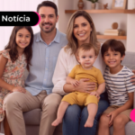 Família com expressões felizes.