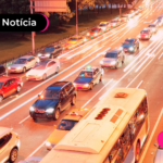 Carros em avenida.