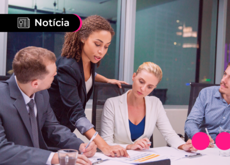 Banco Central reduz Selic após quase dois anos, mas alta do petróleo impõe cautela