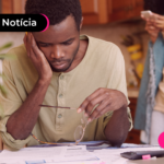 Jovem preocupado com situação financeira.