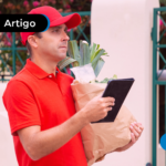 Entregador de aplicativo de comida.